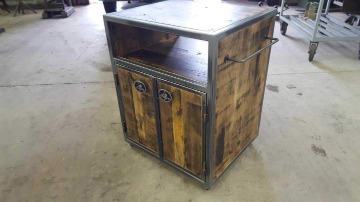 Conception de meubles bois et métal Plabennec