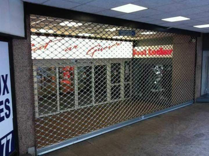 Installation rapide de rideaux métalliques et grilles de magasins Plabennec