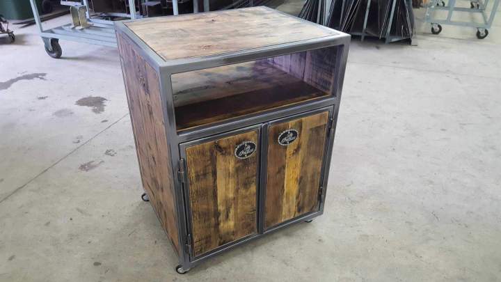 Mobilier en bois et acier sur mesure Plabennec